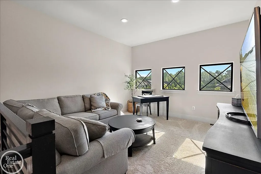 52801 Royal Park Avenue Shelby Charter Township MI 48315