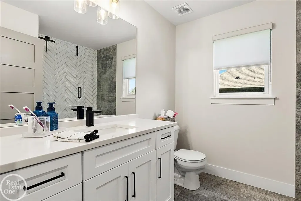 52801 Royal Park Avenue Shelby Charter Township MI 48315