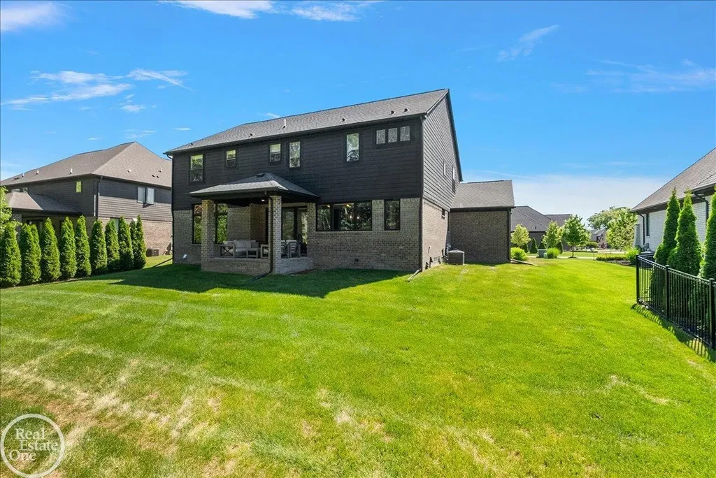 52801 Royal Park Avenue Shelby Charter Township MI 48315