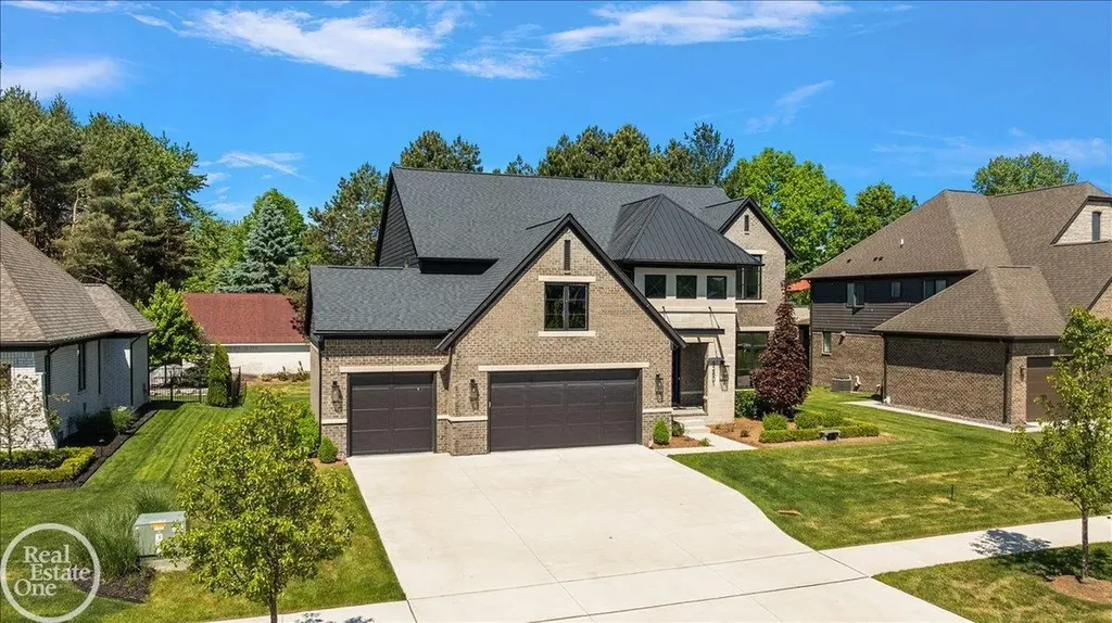 52801 Royal Park Avenue Shelby Charter Township MI 48315