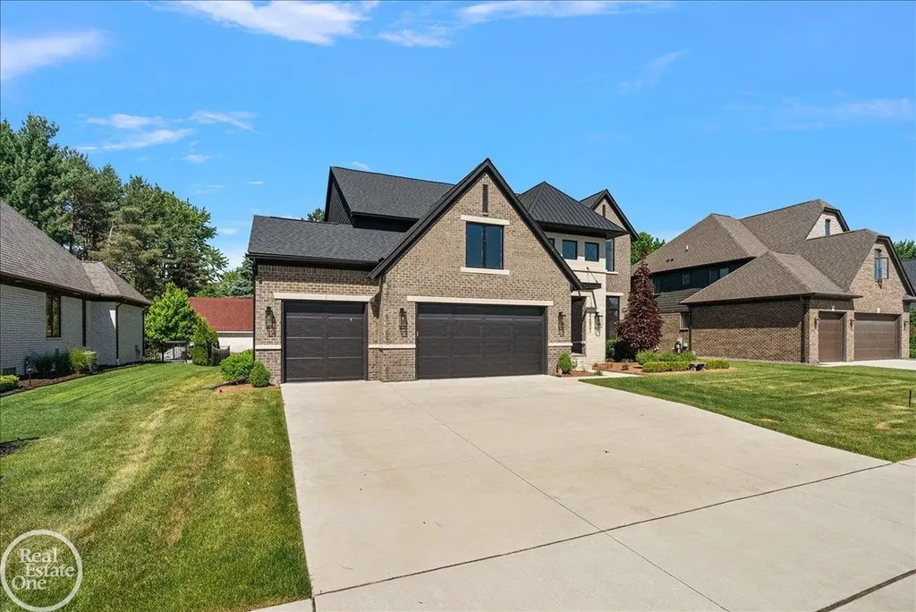 52801 Royal Park Avenue Shelby Charter Township MI 48315
