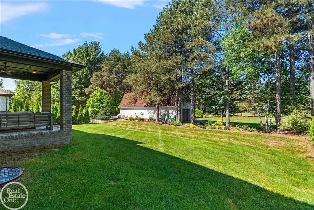 52801 Royal Park Avenue Shelby Charter Township MI 48315
