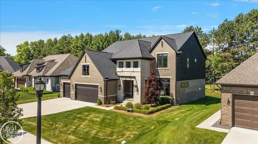 52801 Royal Park Avenue Shelby Charter Township MI 48315