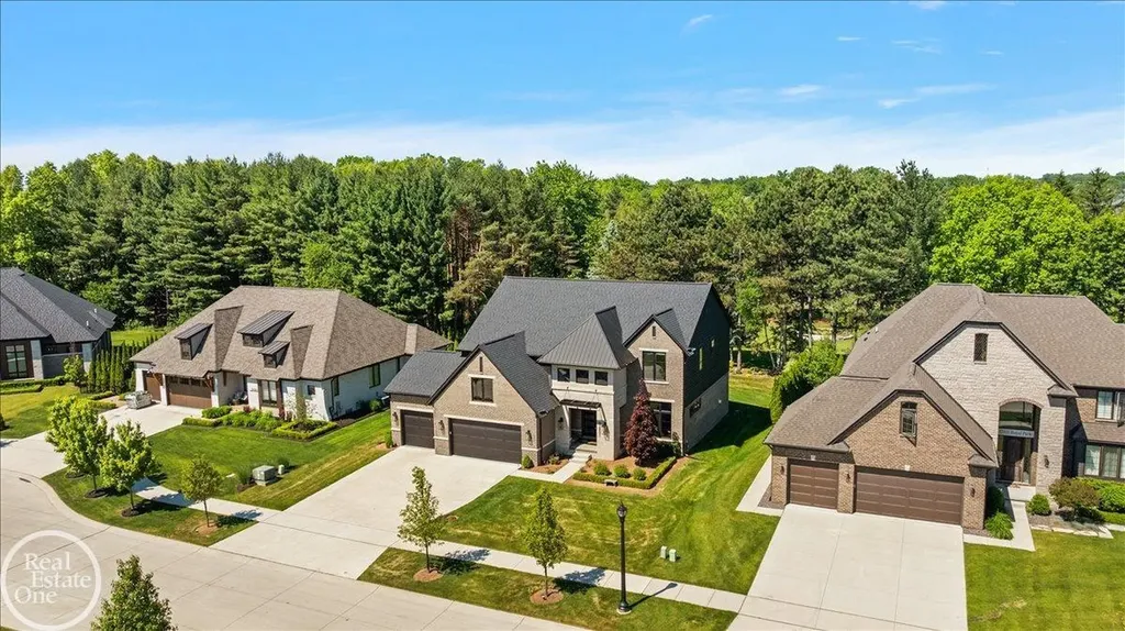 52801 Royal Park Avenue Shelby Charter Township MI 48315