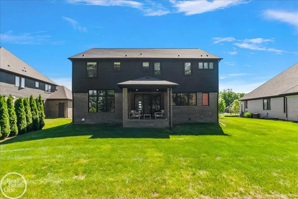 52801 Royal Park Avenue Shelby Charter Township MI 48315