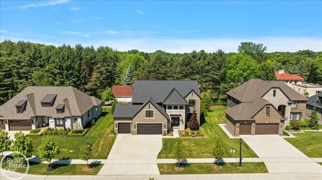 52801 Royal Park Avenue Shelby Charter Township MI 48315