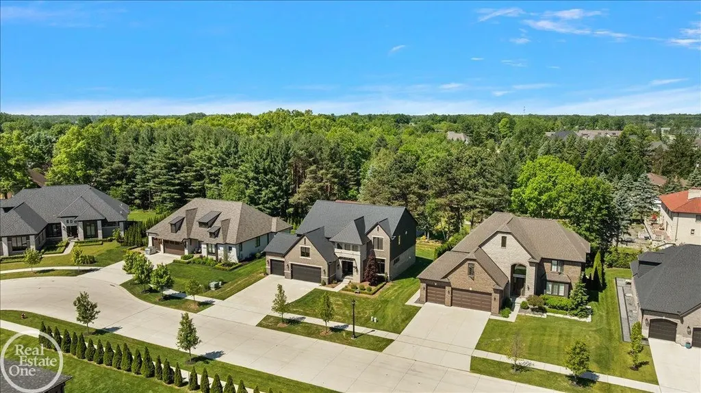 52801 Royal Park Avenue Shelby Charter Township MI 48315