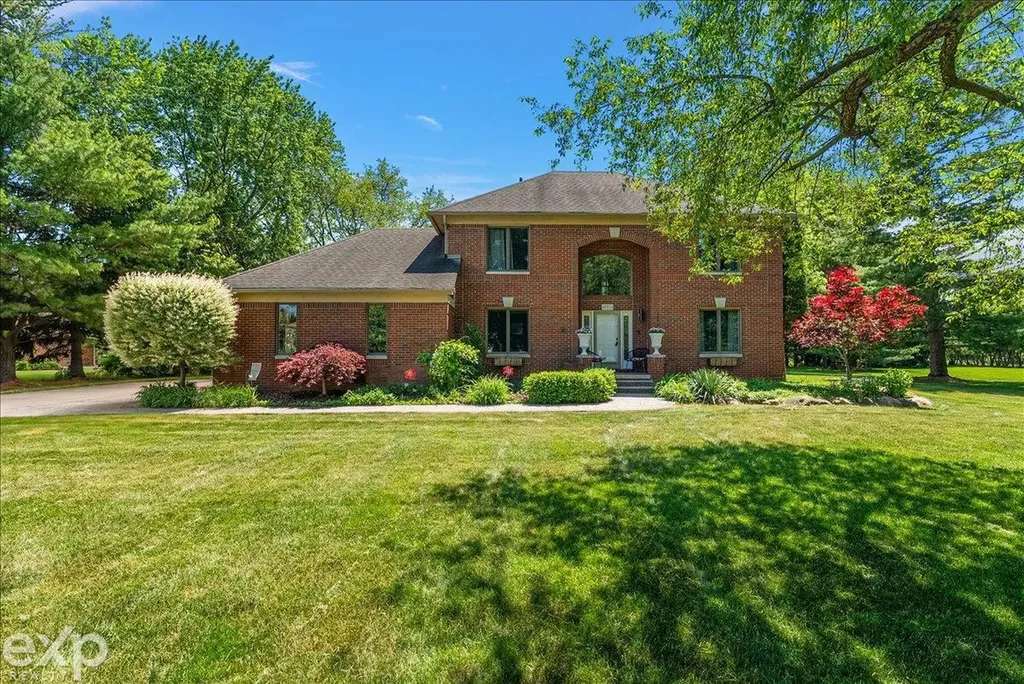 61334 Country Lane Washington Township MI 48094