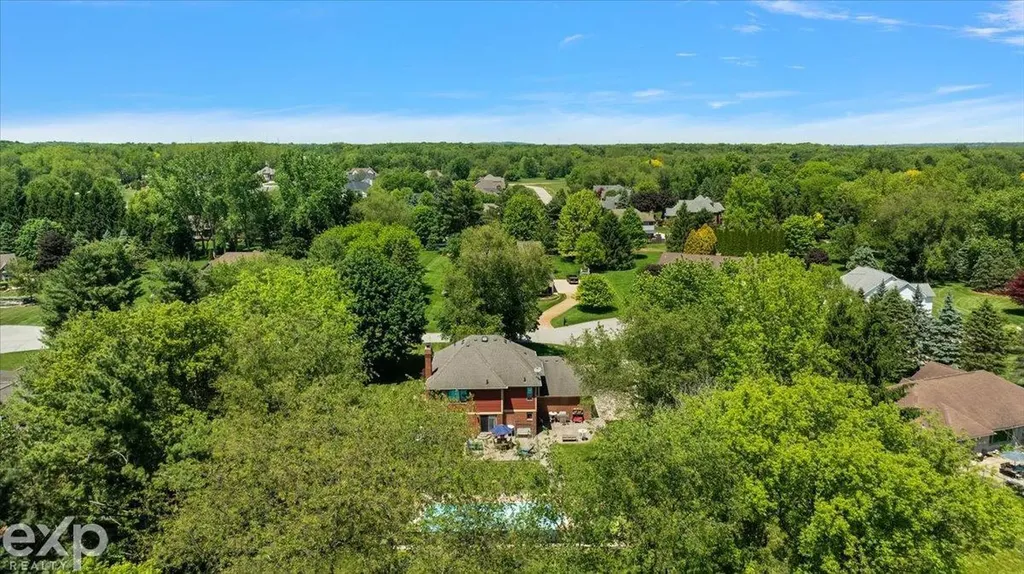 61334 Country Lane Washington Township MI 48094