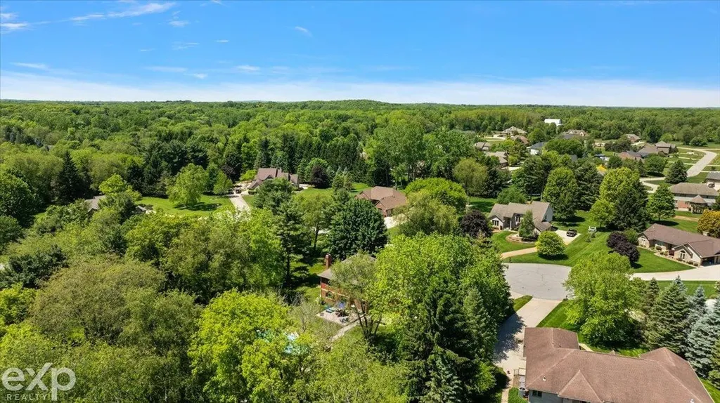 61334 Country Lane Washington Township MI 48094
