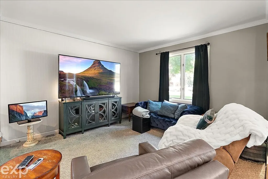 61334 Country Lane Washington Township MI 48094