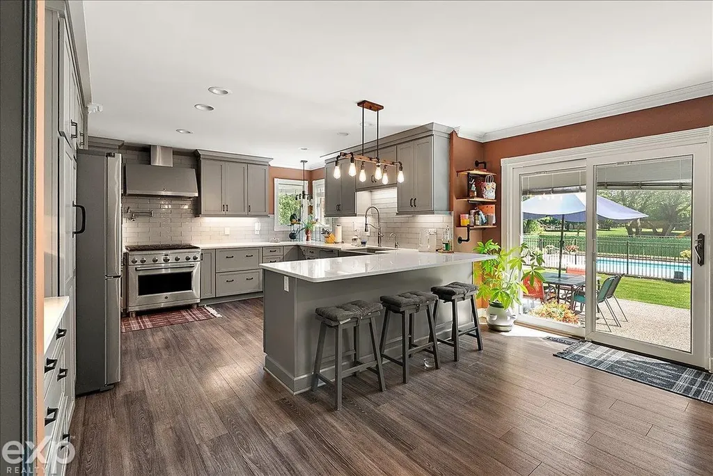 61334 Country Lane Washington Township MI 48094