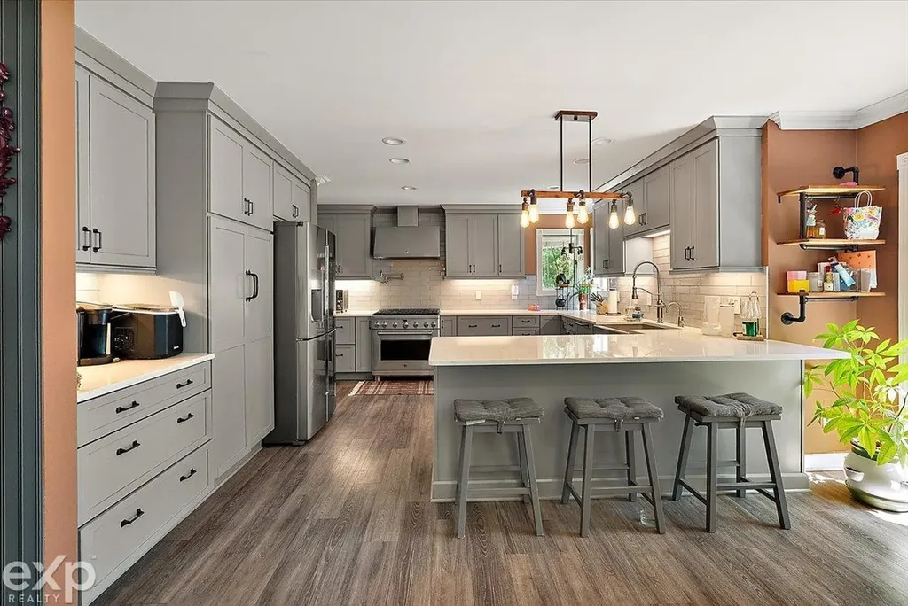 61334 Country Lane Washington Township MI 48094