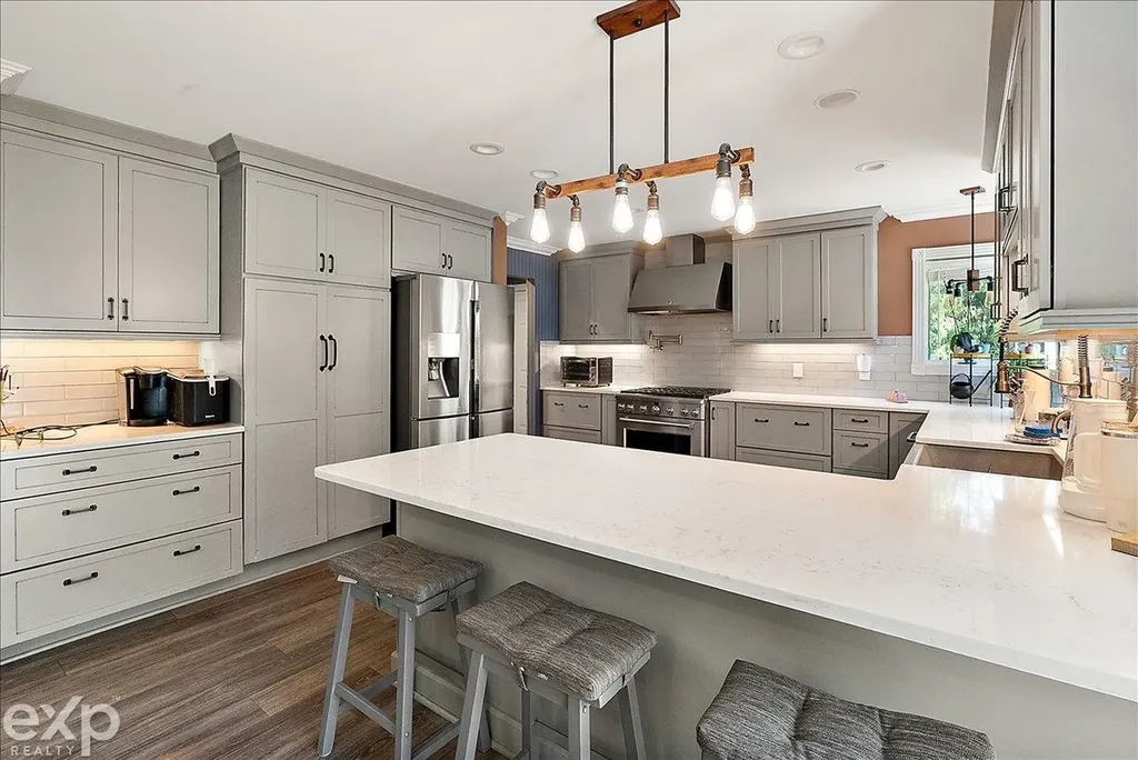 61334 Country Lane Washington Township MI 48094