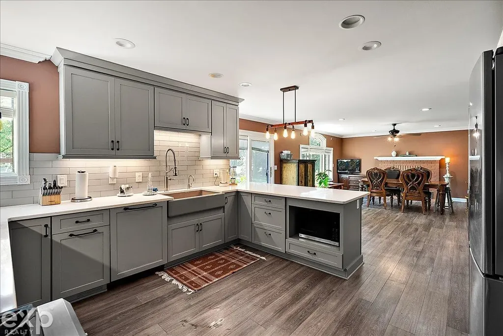 61334 Country Lane Washington Township MI 48094