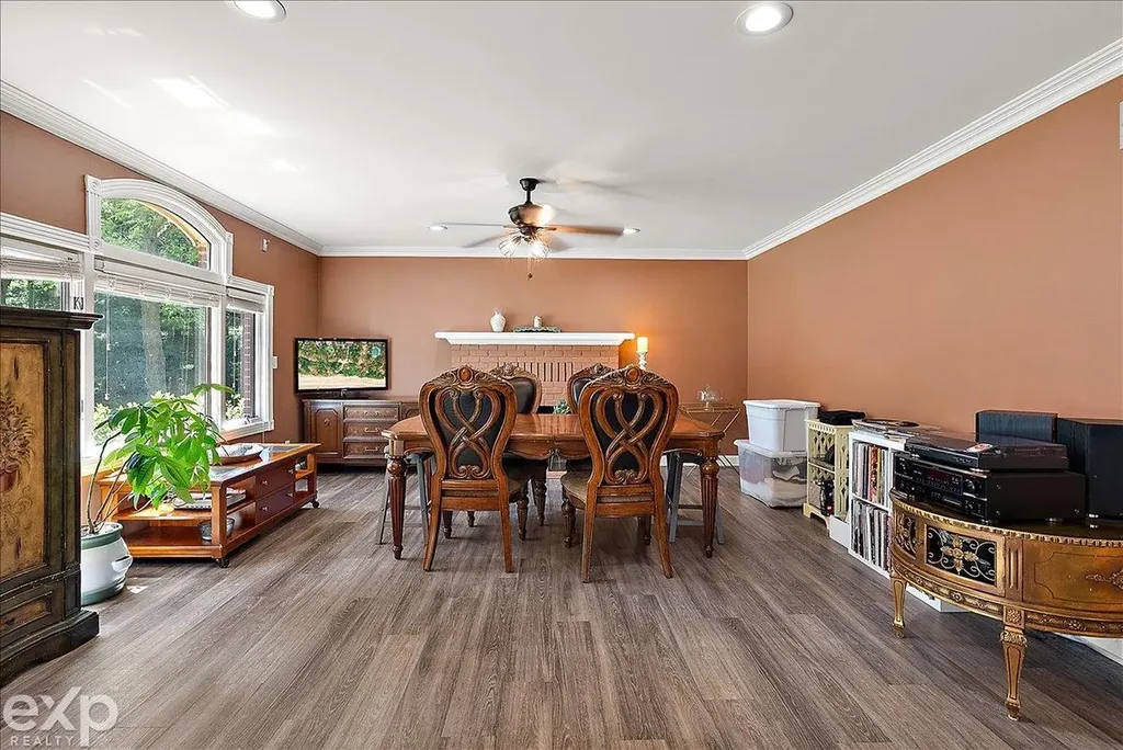 61334 Country Lane Washington Township MI 48094