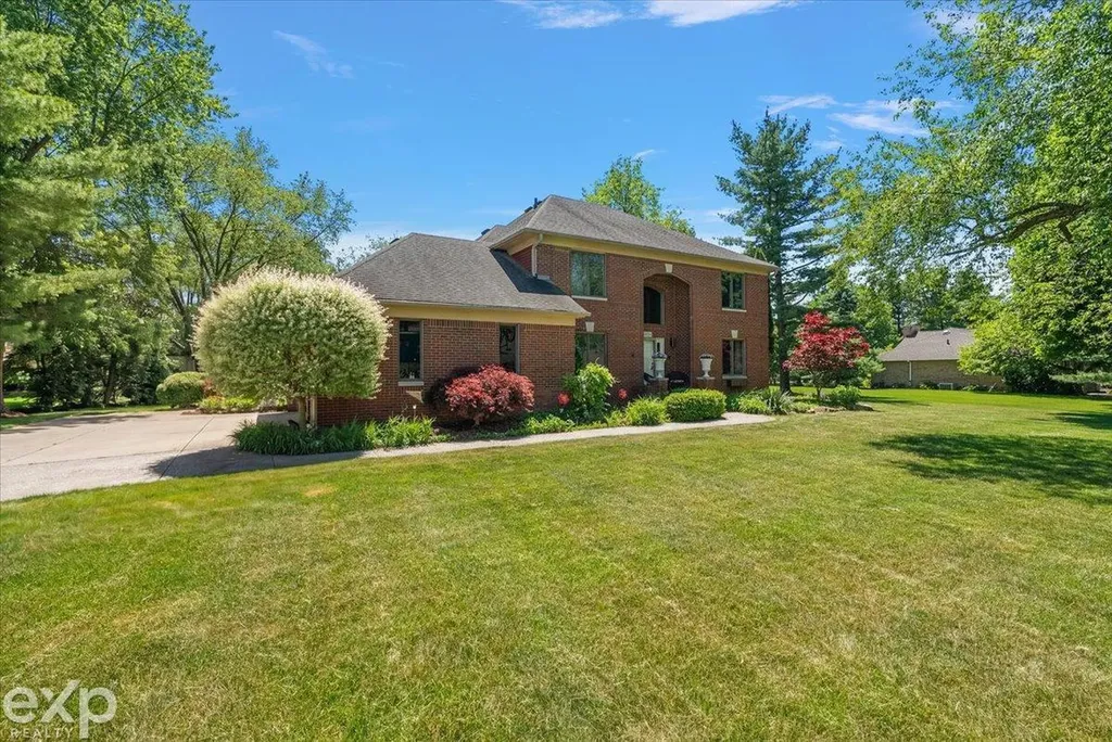 61334 Country Lane Washington Township MI 48094