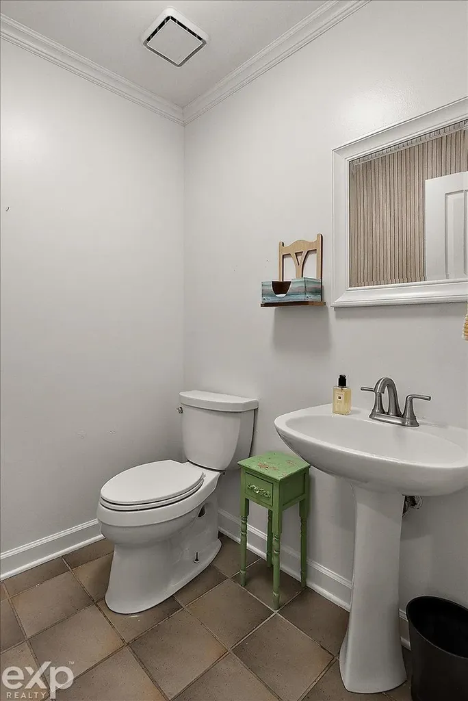 61334 Country Lane Washington Township MI 48094
