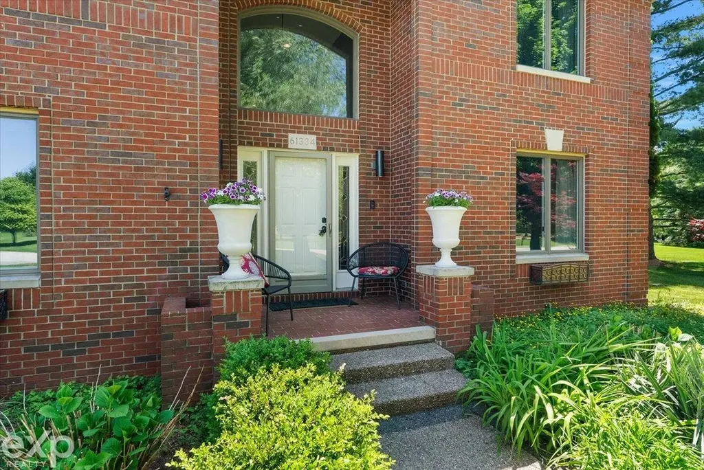 61334 Country Lane Washington Township MI 48094
