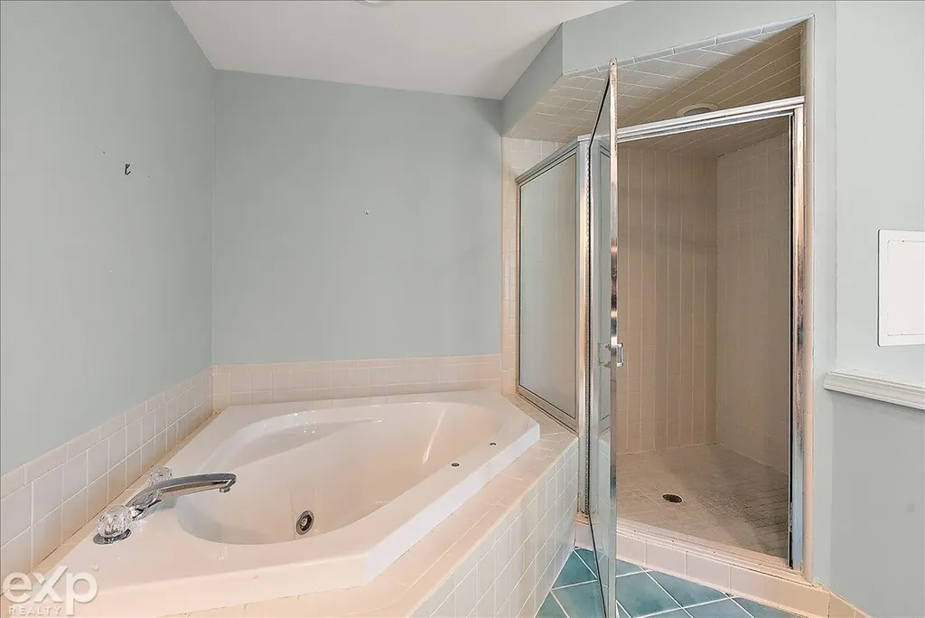 61334 Country Lane Washington Township MI 48094