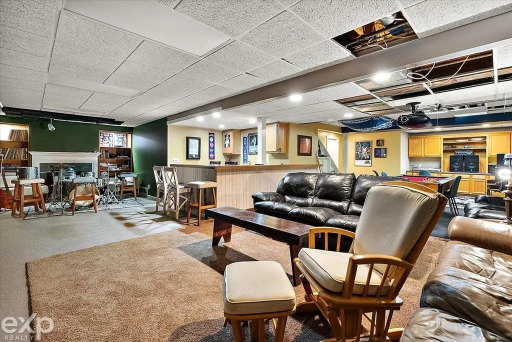 61334 Country Lane Washington Township MI 48094