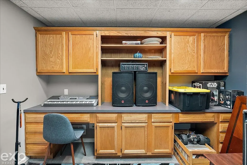 61334 Country Lane Washington Township MI 48094
