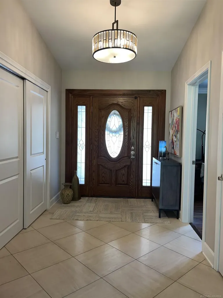 1750 Ledbury Drive Bloomfield Charter Township MI 48304