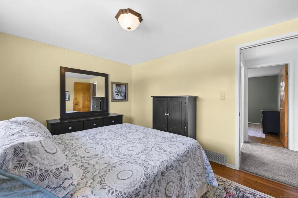 8607 Leslie Drive Sterling Heights City MI 48314