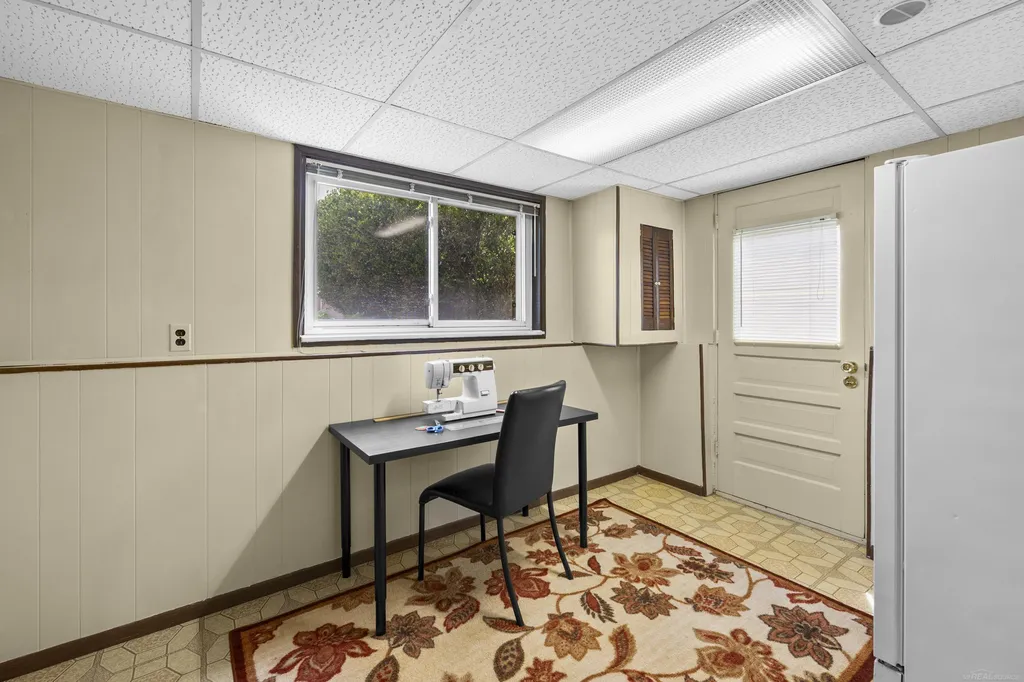 8607 Leslie Drive Sterling Heights City MI 48314