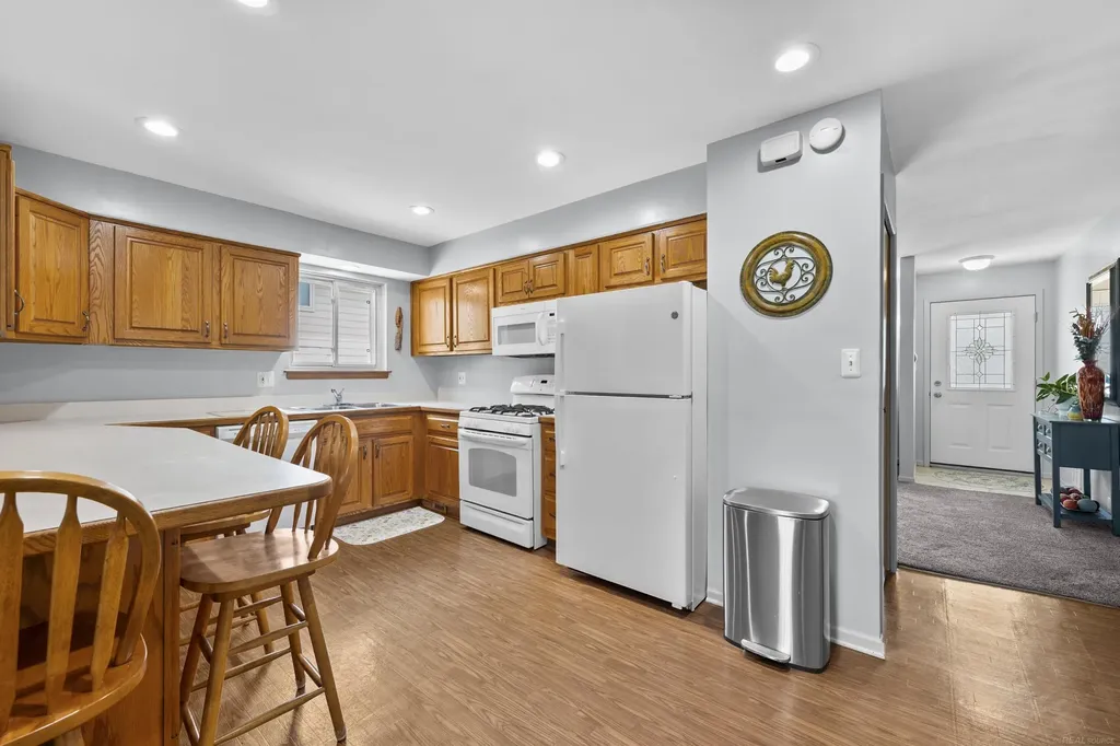 8607 Leslie Drive Sterling Heights City MI 48314
