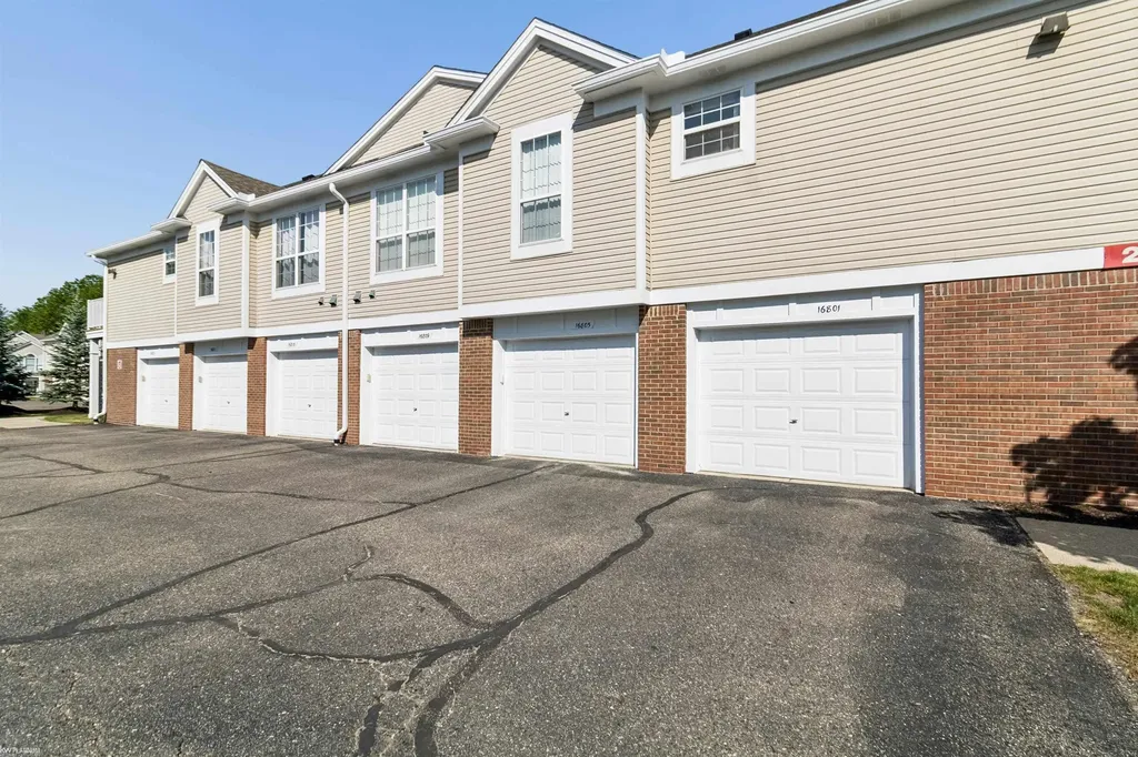 16805 Carriage Way Northville Township MI 48168