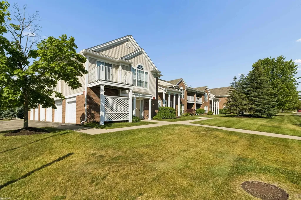 16805 Carriage Way Northville Township MI 48168