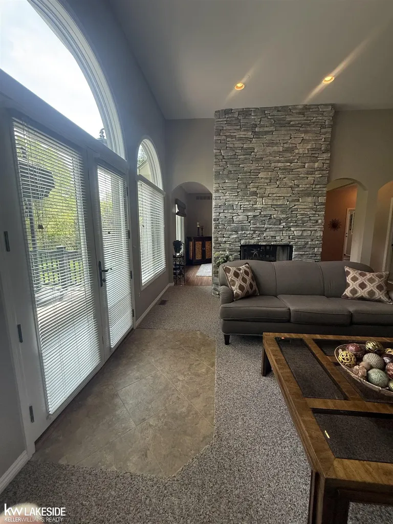 901 Jack Pine Drive Oakland Charter Township MI 48306