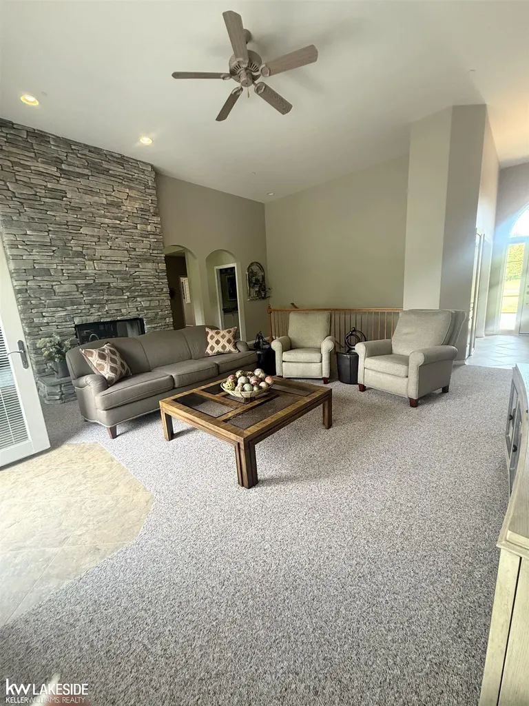 901 Jack Pine Drive Oakland Charter Township MI 48306
