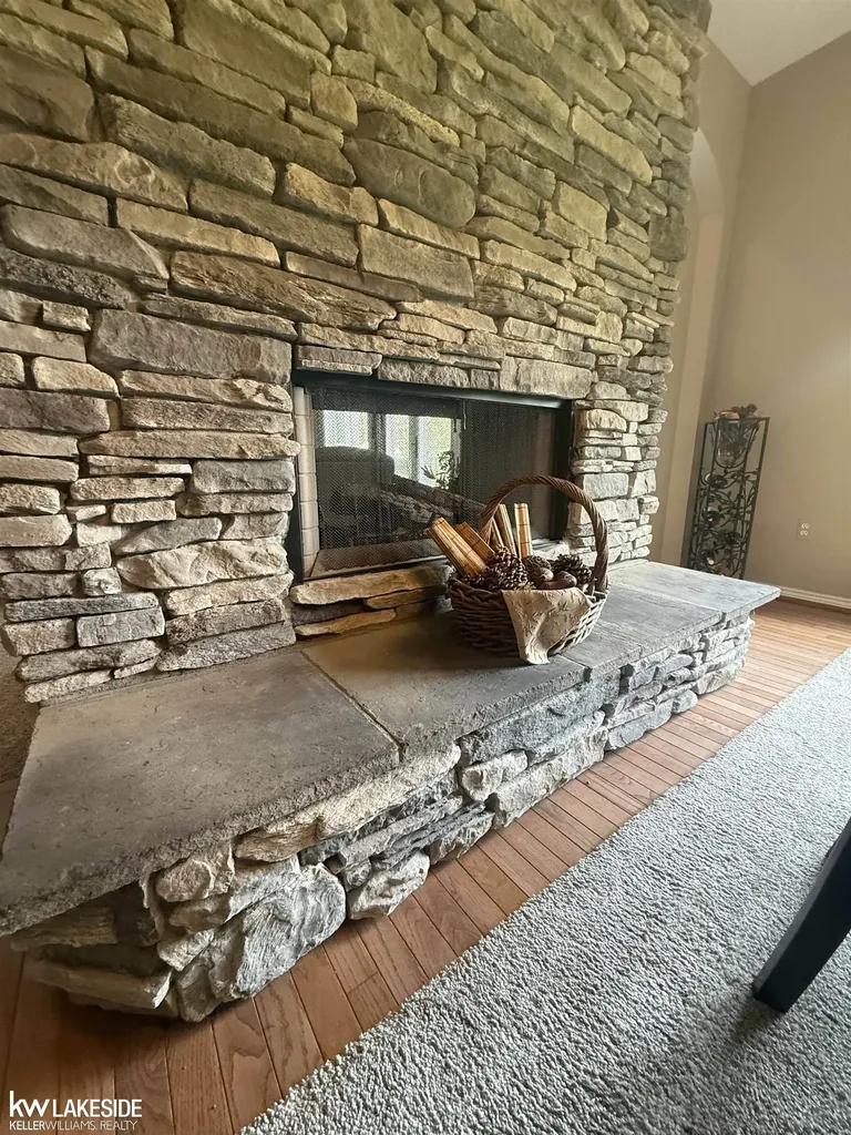 901 Jack Pine Drive Oakland Charter Township MI 48306