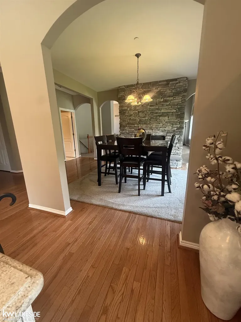 901 Jack Pine Drive Oakland Charter Township MI 48306
