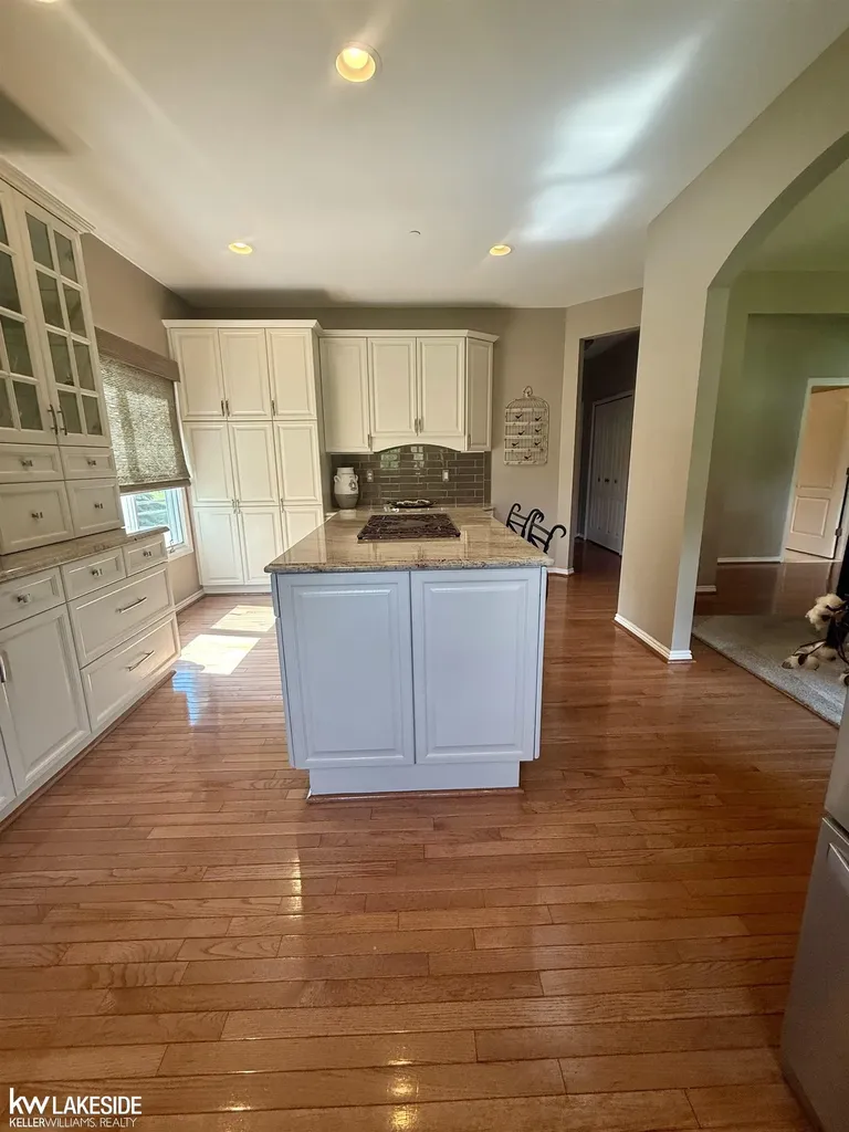 901 Jack Pine Drive Oakland Charter Township MI 48306