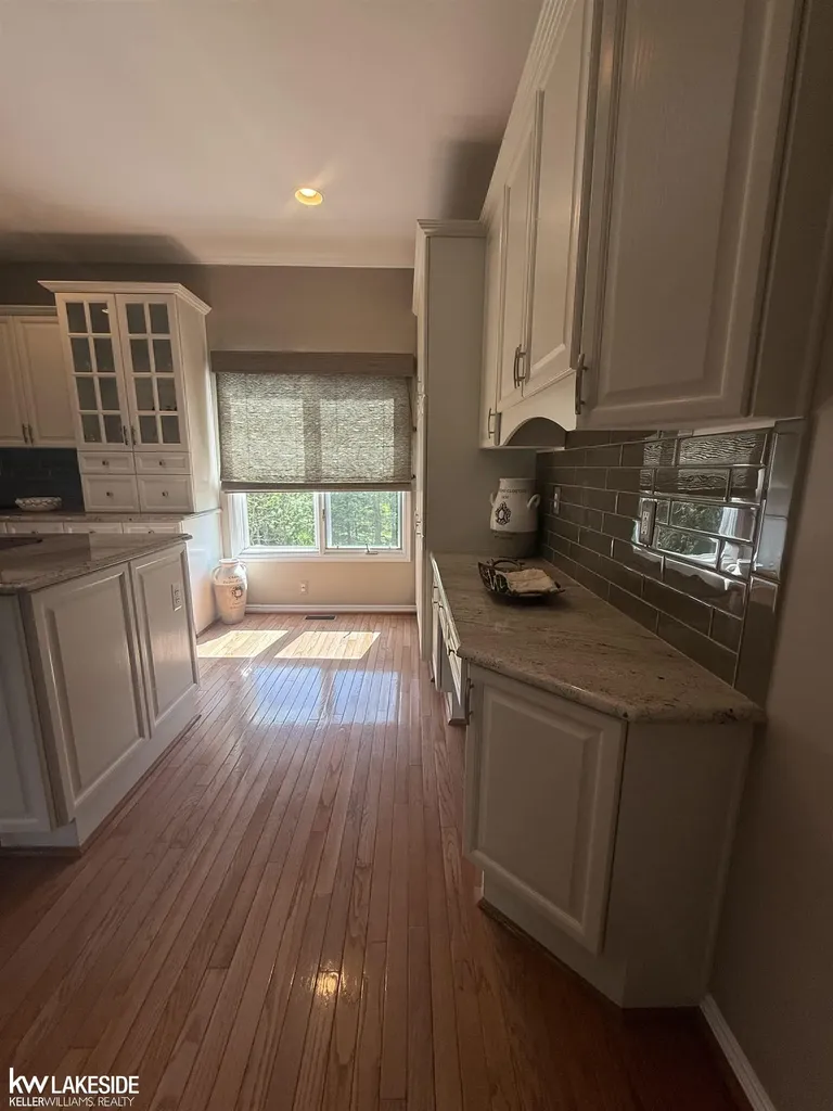 901 Jack Pine Drive Oakland Charter Township MI 48306