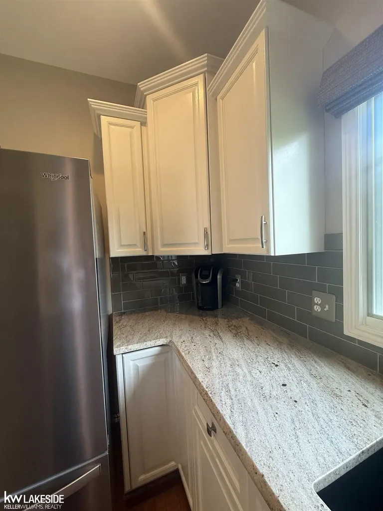 901 Jack Pine Drive Oakland Charter Township MI 48306