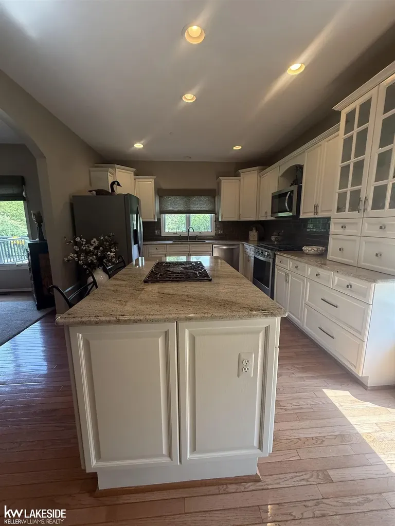 901 Jack Pine Drive Oakland Charter Township MI 48306