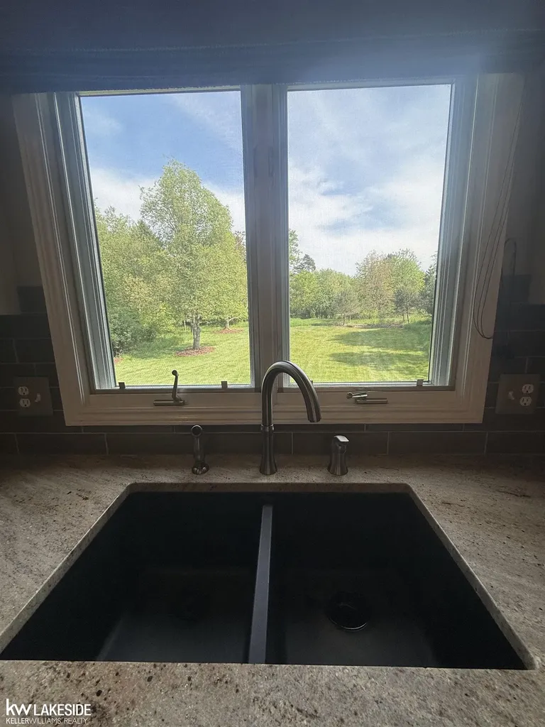901 Jack Pine Drive Oakland Charter Township MI 48306