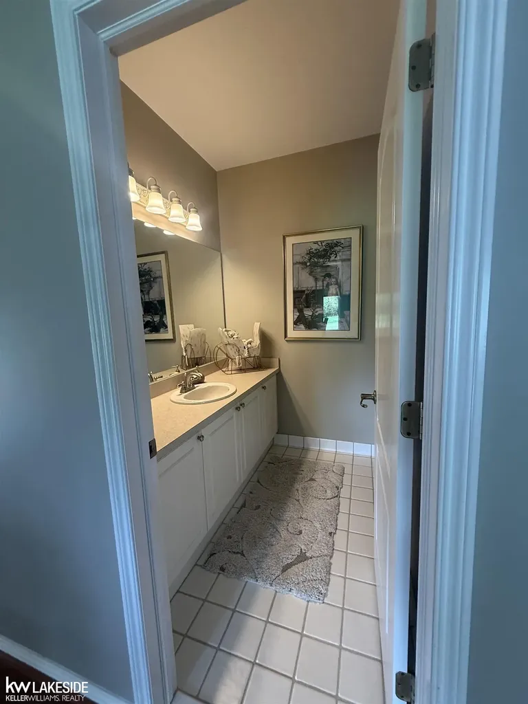 901 Jack Pine Drive Oakland Charter Township MI 48306