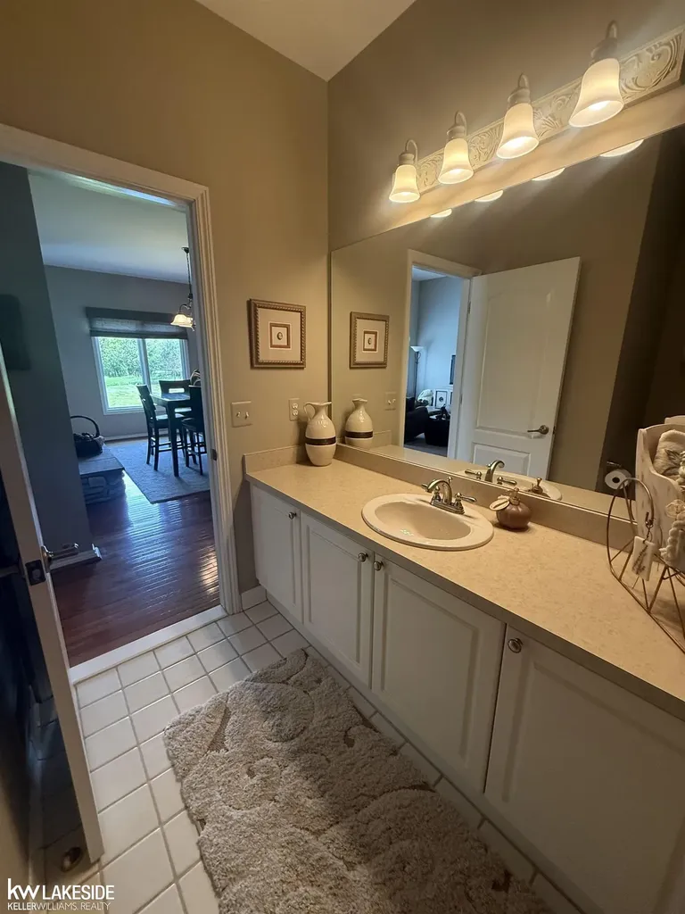 901 Jack Pine Drive Oakland Charter Township MI 48306