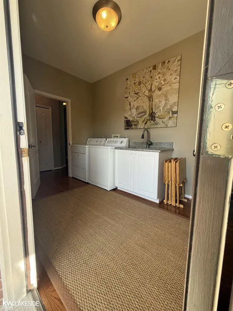 901 Jack Pine Drive Oakland Charter Township MI 48306