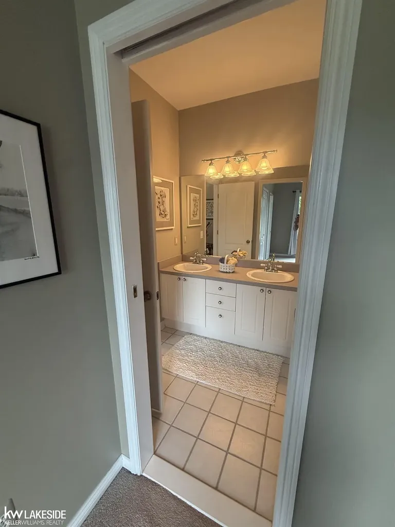 901 Jack Pine Drive Oakland Charter Township MI 48306