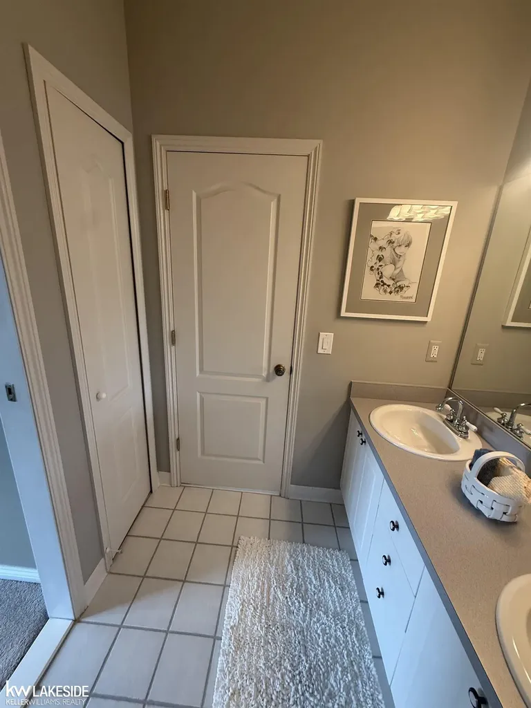 901 Jack Pine Drive Oakland Charter Township MI 48306