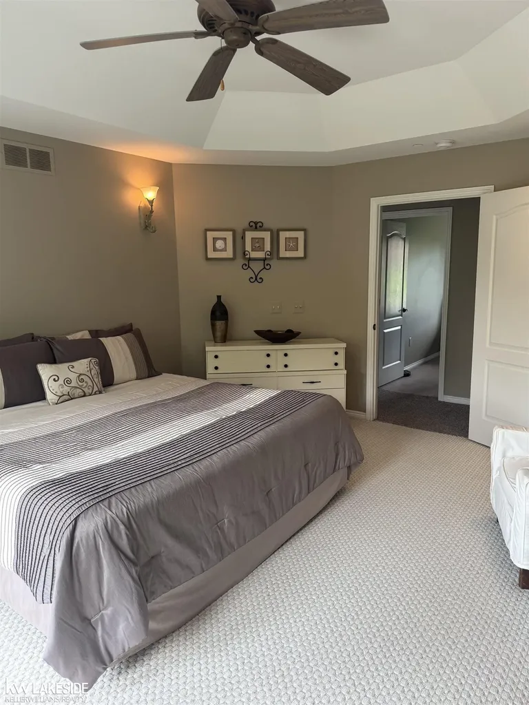 901 Jack Pine Drive Oakland Charter Township MI 48306