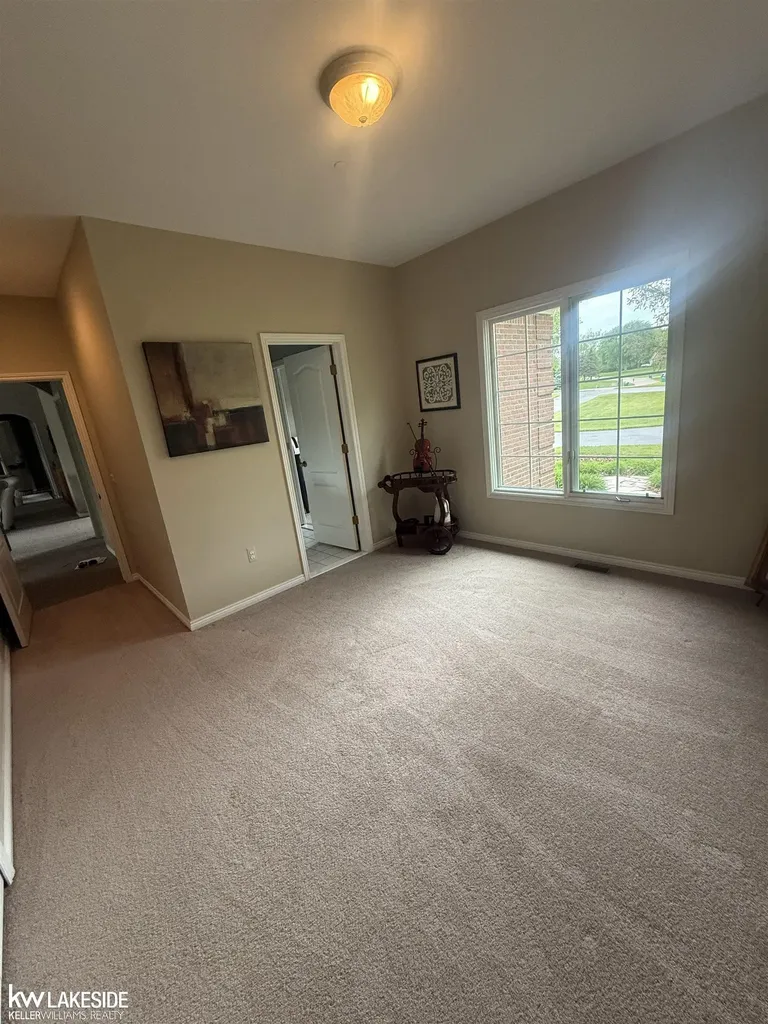 901 Jack Pine Drive Oakland Charter Township MI 48306