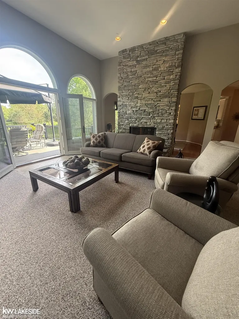 901 Jack Pine Drive Oakland Charter Township MI 48306
