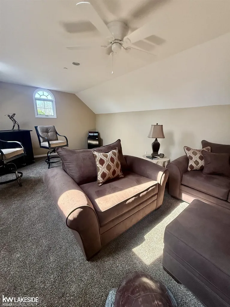901 Jack Pine Drive Oakland Charter Township MI 48306